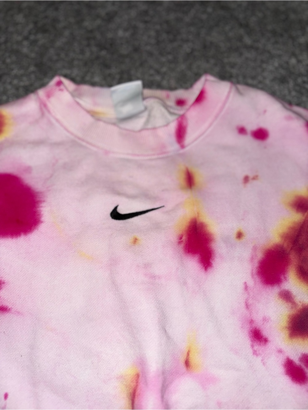 Women’s NIKE Handmade Tie Dye Hoodie Sweatshirt Pullover Pink & White Sz Small - Picture 3 of 6